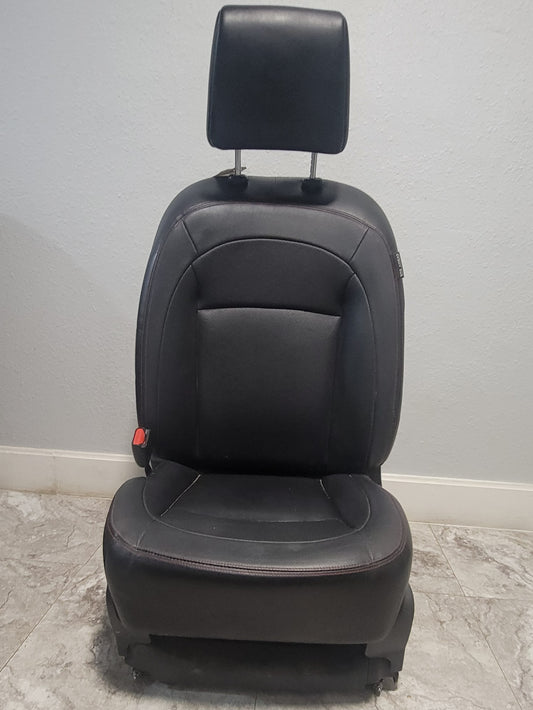2015 Nissan Rouge Driver Seat
